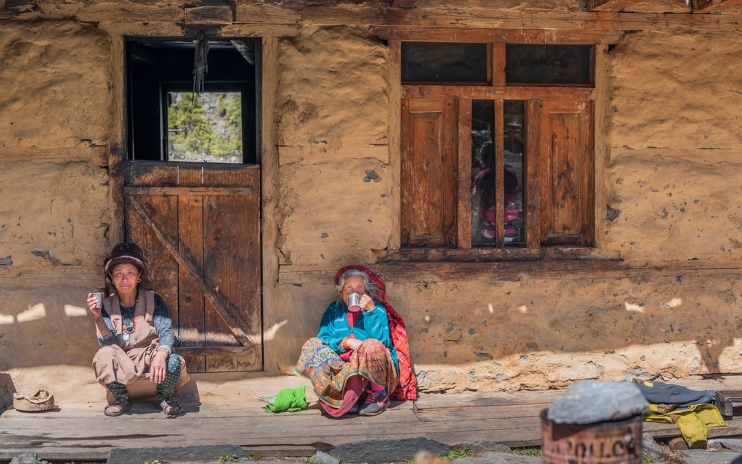 extraordinary moment on the annapurna circuit, nepal